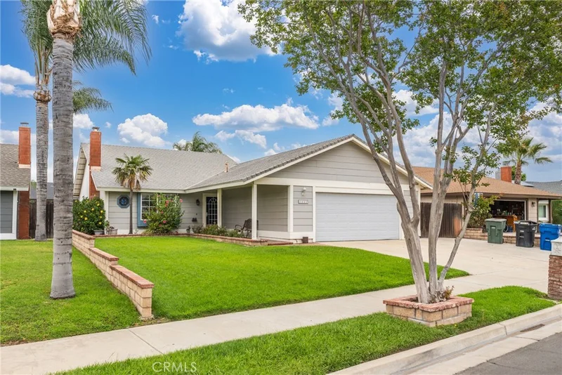 1443 Doral Court photo 2