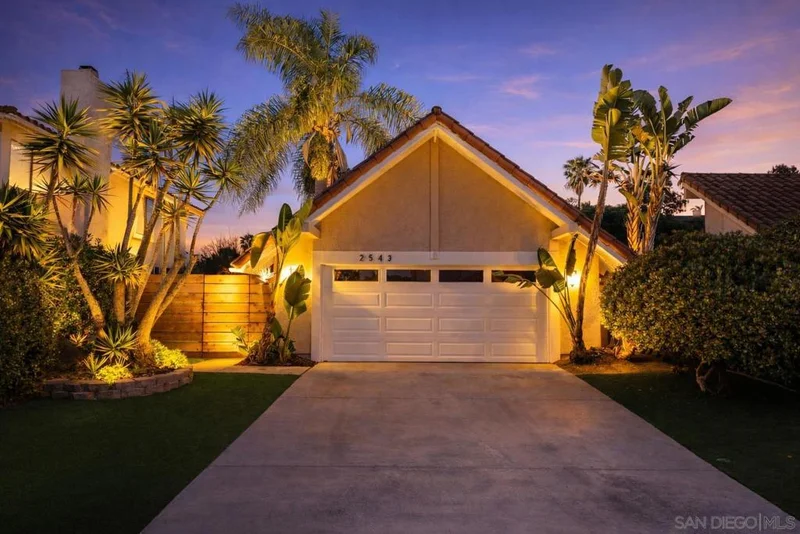 2543 Luciernaga St, Carlsbad, CA 92009
