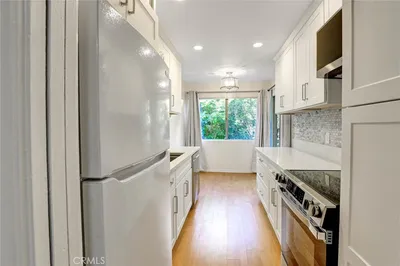 1301 S Atlantic Boulevard 425B photo 2