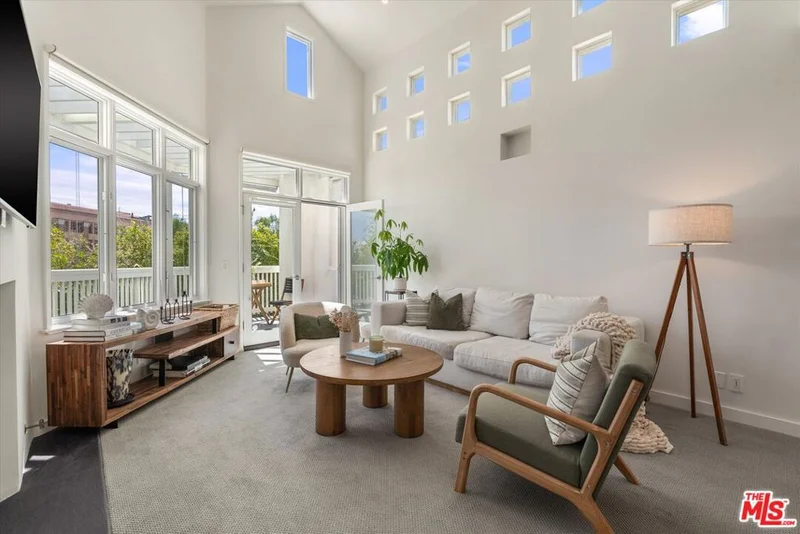 3002 3rd Street 304, Santa Monica, CA 90405