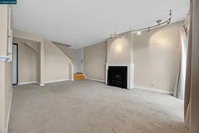 1810 Cole Ave 3 photo 2