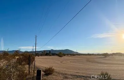 23585 Bear Valley photo 2