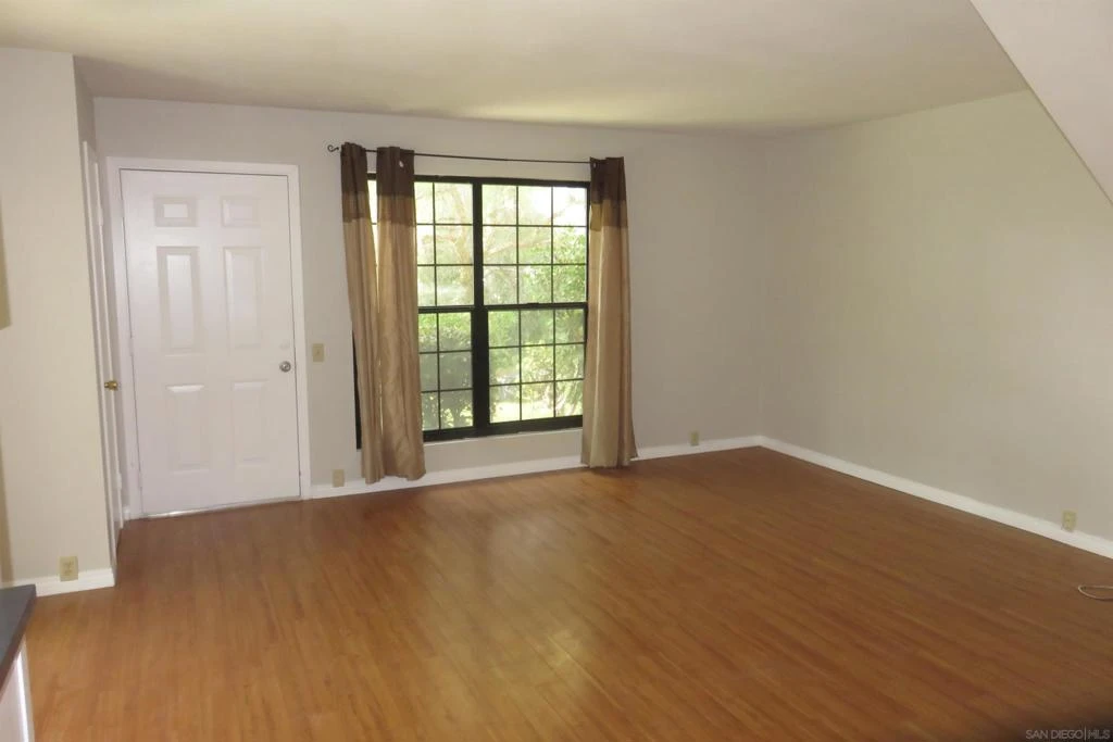 Interior 4