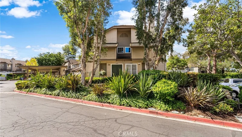 Photo 2 of 24304 Val Verde Court