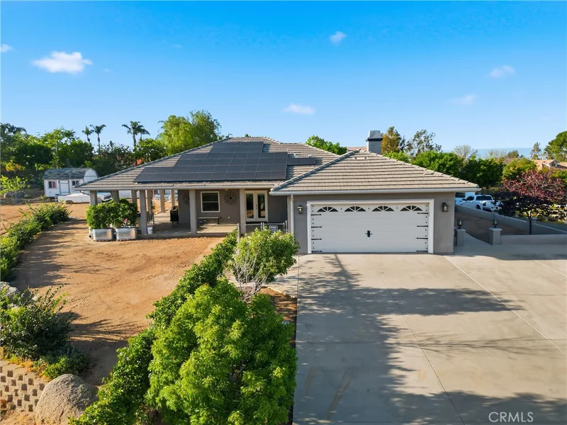 Photo 2 of 16025 Perry Heights
