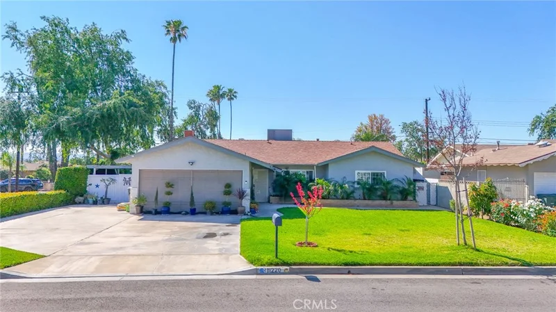 11220 Rogers, Riverside, CA 92505