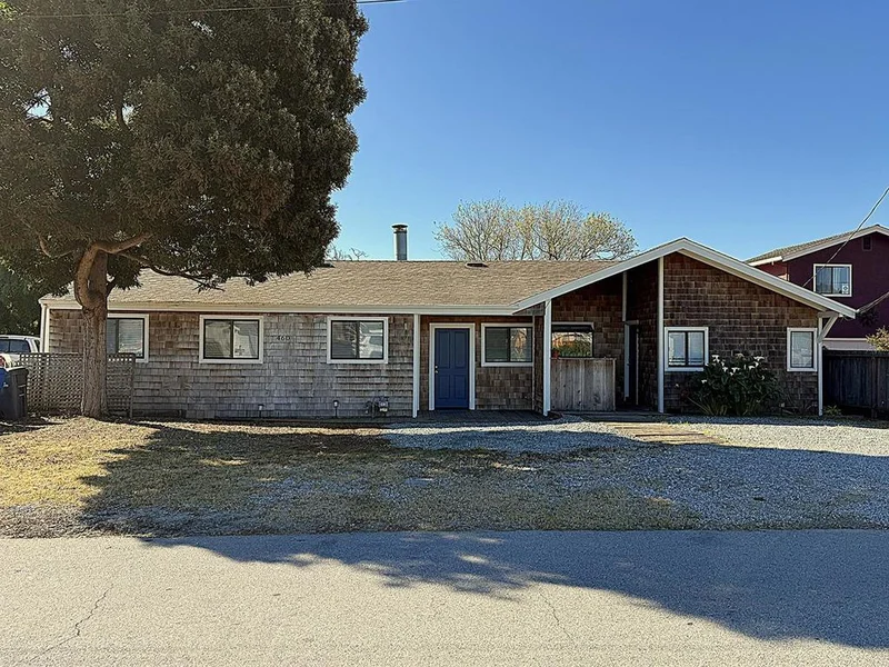 460 Rodriguez Street photo 2