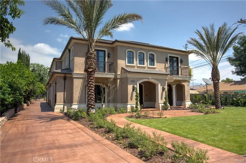 Photo 2 of 481 W Live Oak Avenue