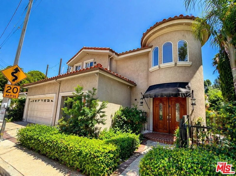 610 Montecito Drive photo 2