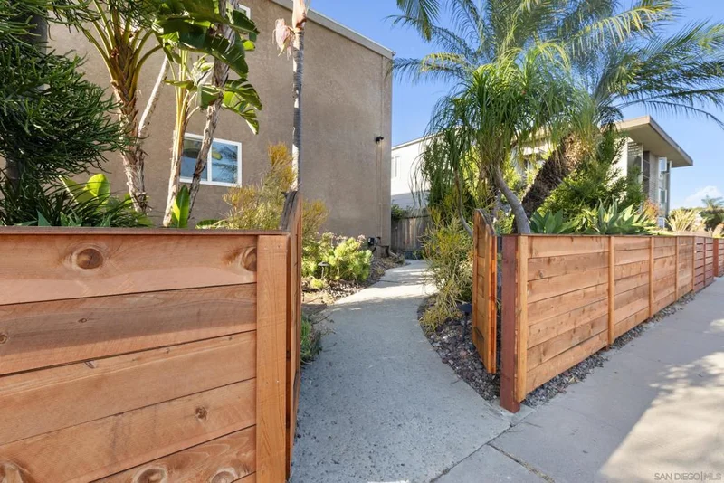 852 Diamond St, San Diego, CA 92109