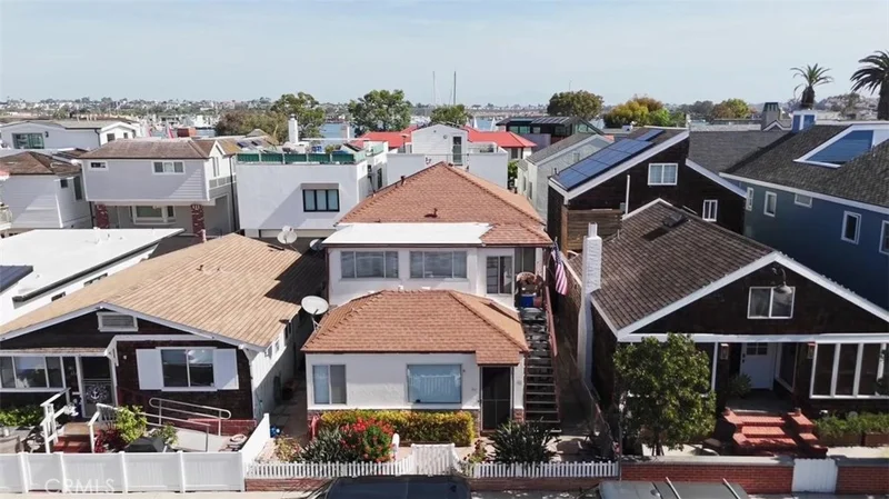 612 W Balboa Boulevard, Newport Beach, CA 92661