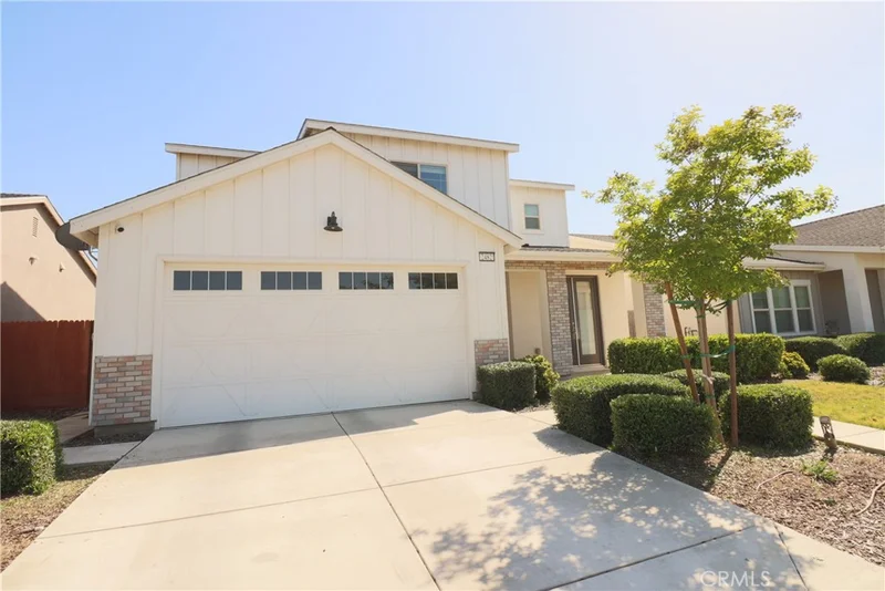 2482 Valdes Dr photo 2