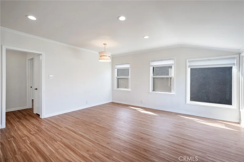 Photo 2 of 15302 Casimir Avenue
