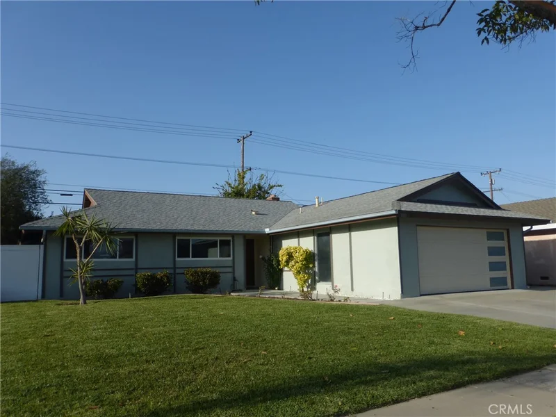 8881 Albatross Dr photo 2