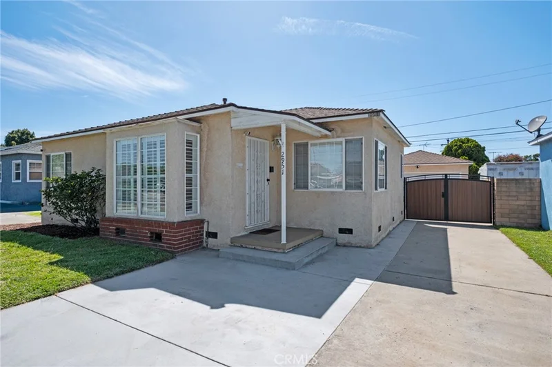 2951 Baltic Avenue, Long Beach, CA 90810