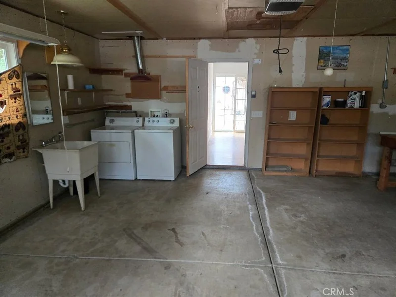 5532 Pine Avenue photo 2