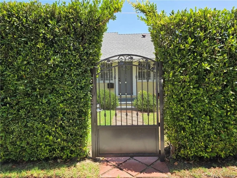 2536 Westwood Boulevard, Los Angeles, CA 90064
