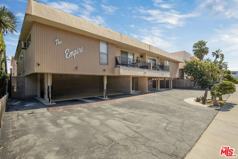 3674 Empire, Los Angeles, CA 90034