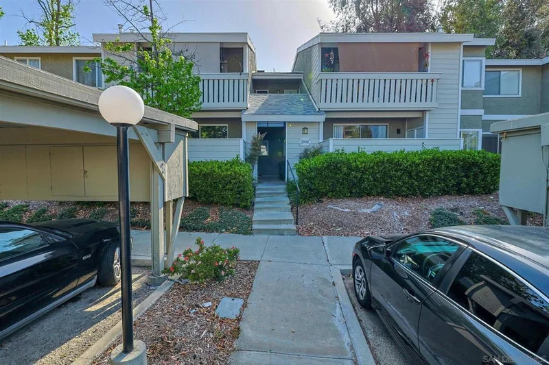 27642 Susan Beth B, Santa Clarita, CA 91350