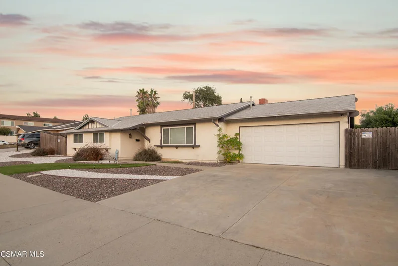 642 N Wendy Drive photo 2