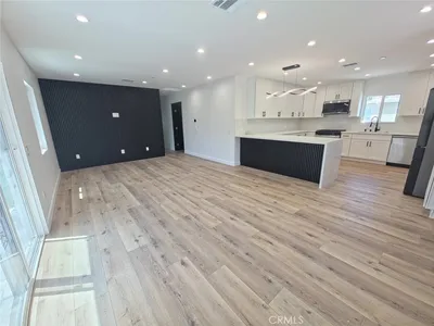 7333 Vanalden Avenue photo 2