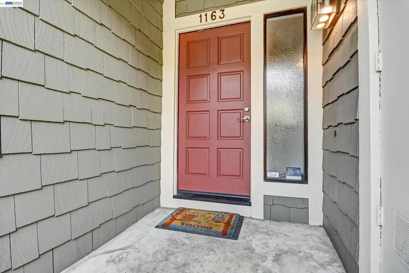 1163 Cherryview Ln photo 2