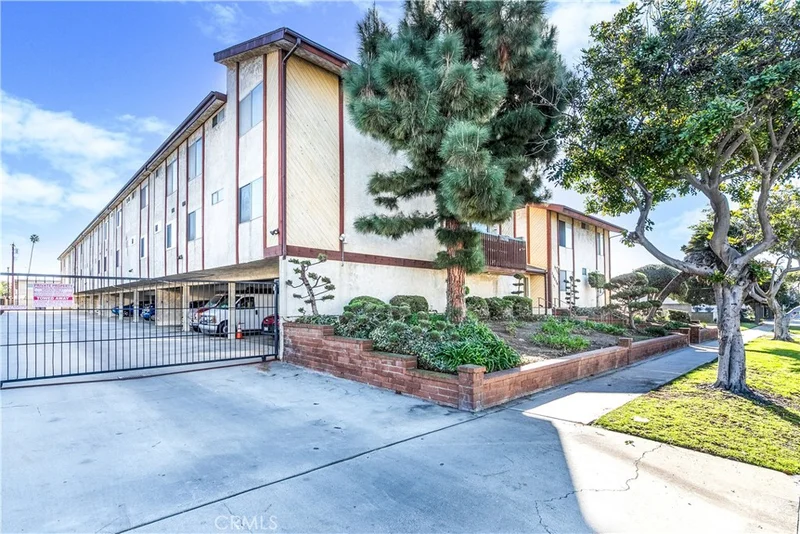 Photo 2 of 15214 S Raymond Avenue 111