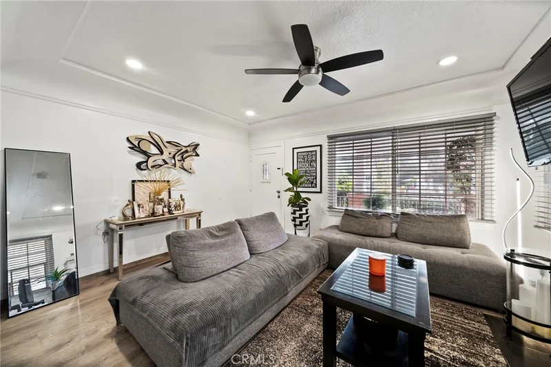 Photo 2 of 1747 Avenue 46