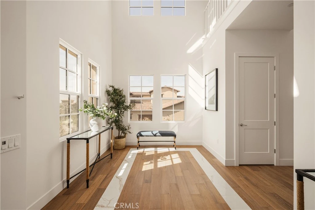 Interior 4