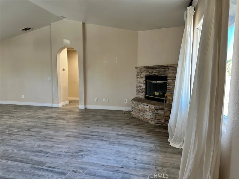 Photo 2 of 16716 Kayuga Street