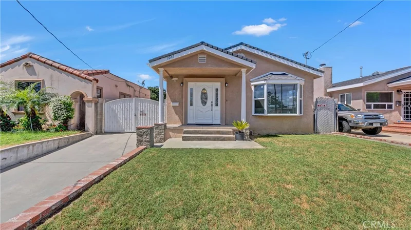 1041 King, Wilmington, CA 90744