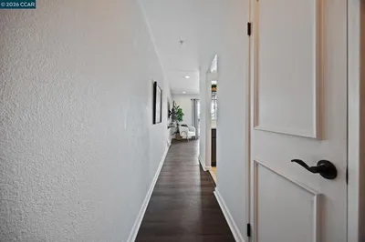 417 Evelyn Avenue 302 photo 2