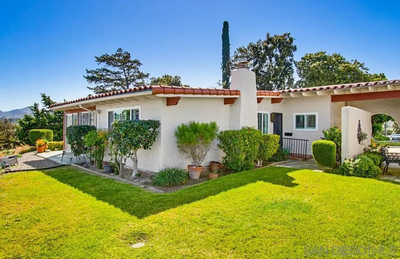 16677 Diaz Dr photo 2