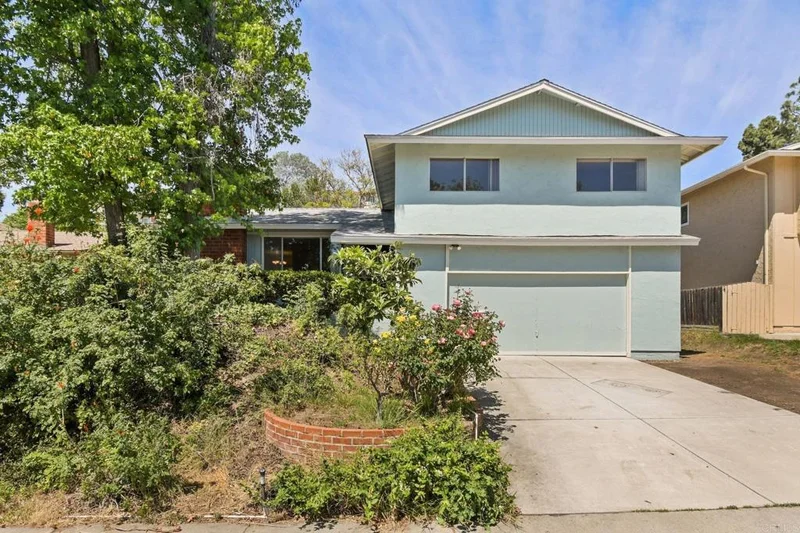 5490 Aztec Drive, La Mesa, CA 91942