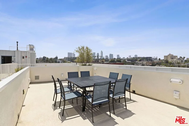 132 Rosemont Avenue 301 photo 2