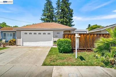 2375 Goldcrest Circle