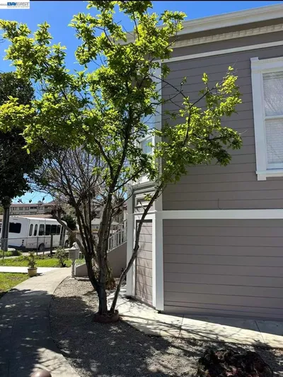 308 W Joaquin Ave photo 2
