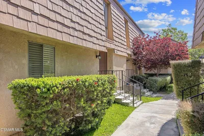 27509 Endeavor Street photo 2
