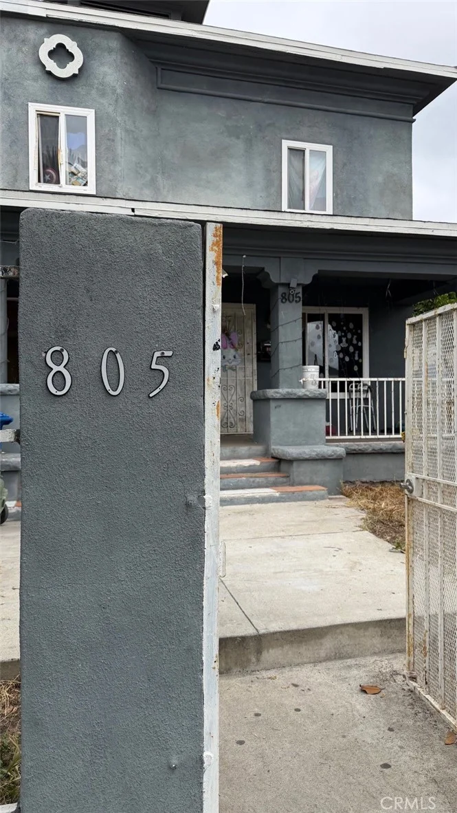 805 E 25TH ST