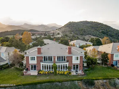 2390 Crombie photo 2