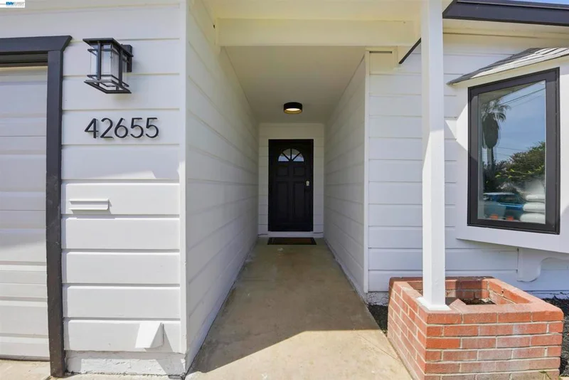 42655 CHARLESTON WAY photo 2
