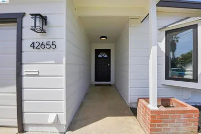 42655 CHARLESTON WAY photo 2