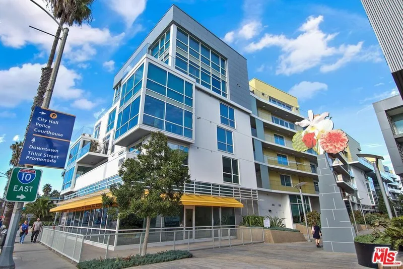 1705 Ocean 412 photo 2