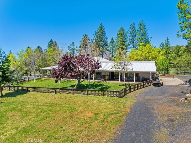 Photo 2 of 5735 Lunt Rd.