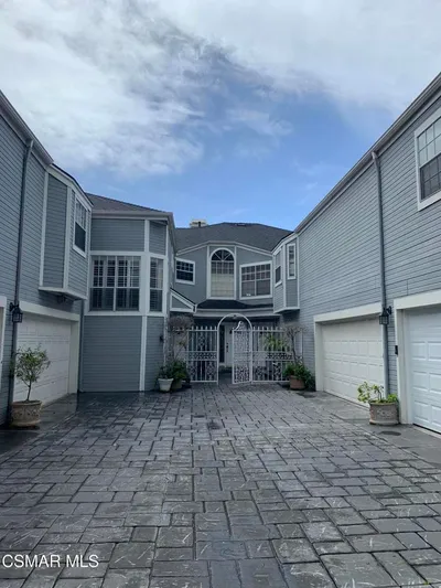 1497 Vista Del Mar Drive photo 2