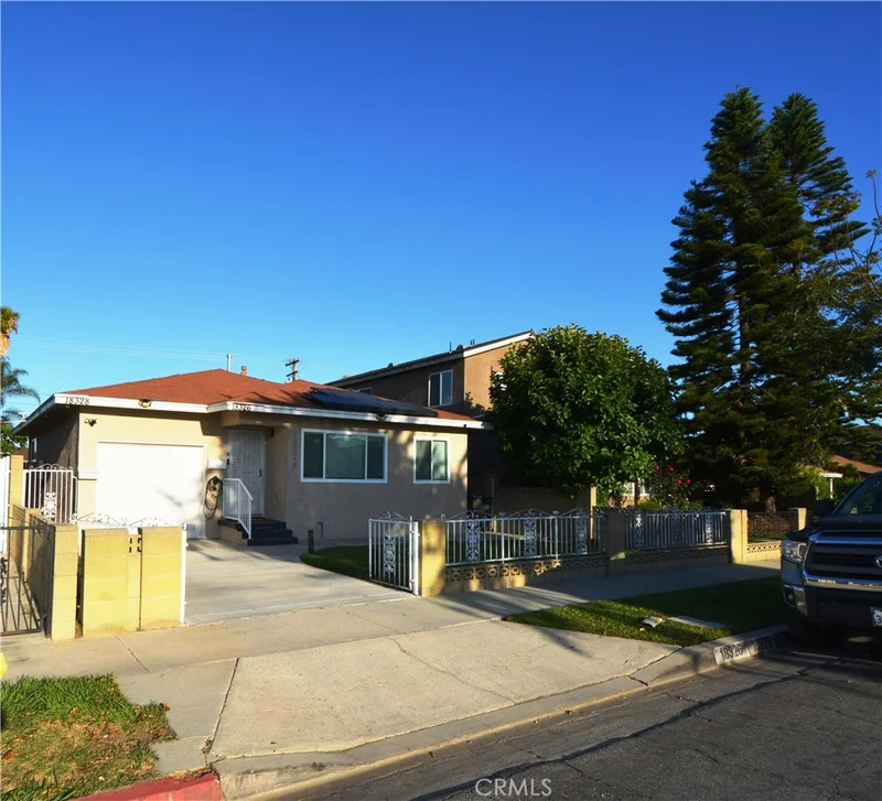 18328 Devlin Avenue photo 2
