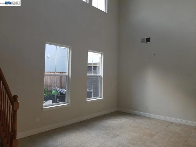 199 N Alta Dena St photo 2