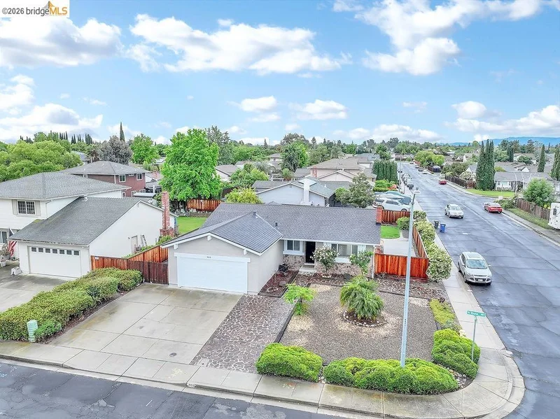 909 Rhine Way, Oakley, CA 94561
