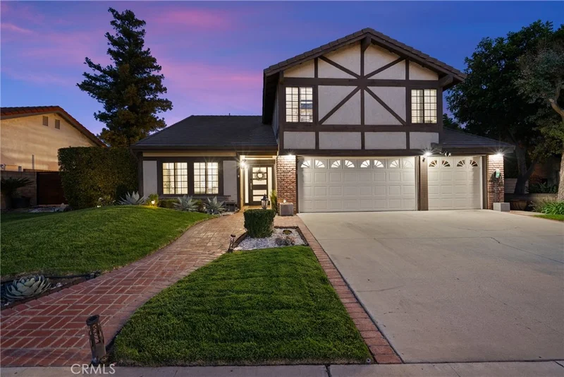 2704 Lemon Dr, Simi Valley, CA 93063
