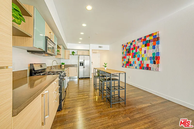 1234 Wilshire Boulevard 321 photo 2